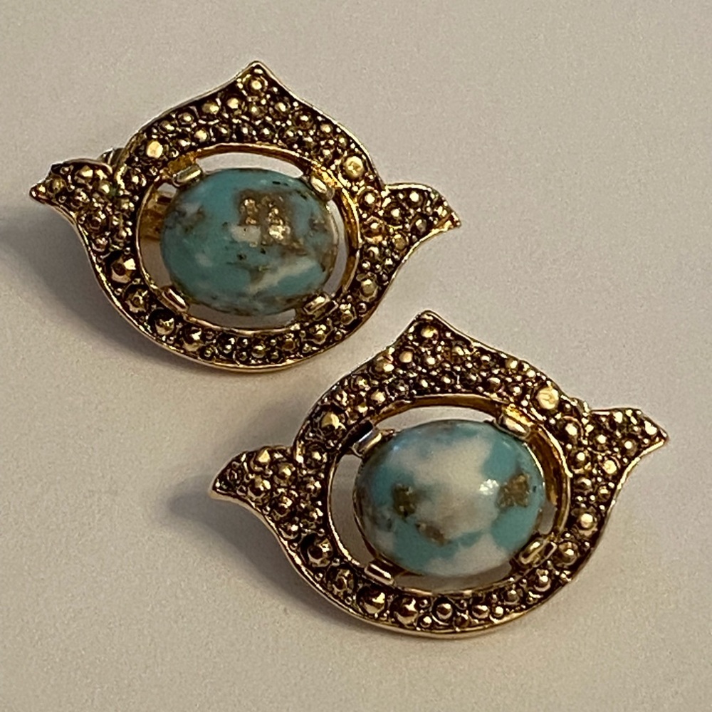 Vintage Sara Coventry Turquoise Glass Remembrance Clip Earrings